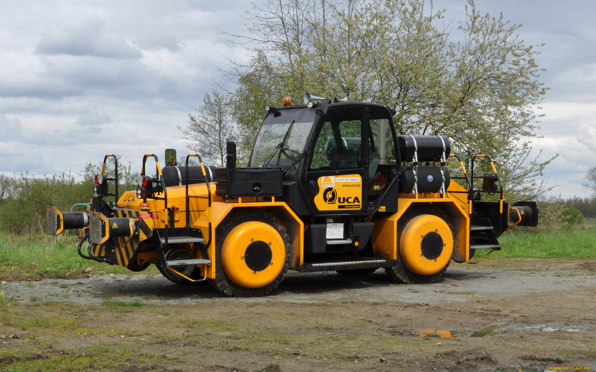 , , yellow, x-traktor